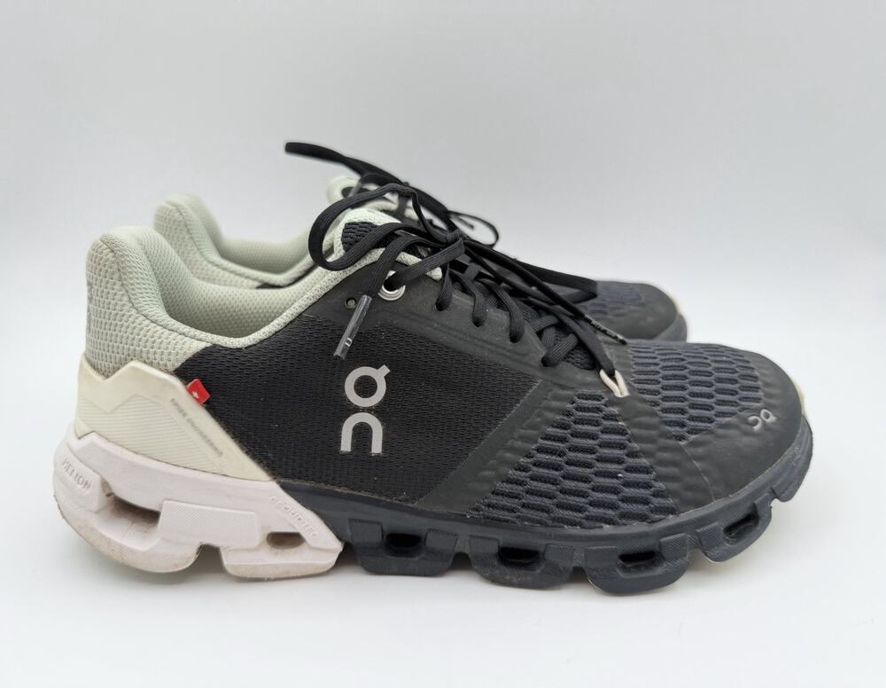On Cloud CloudFlyer Running Shoes Sneakers Women’s Size 7 Black & Mint